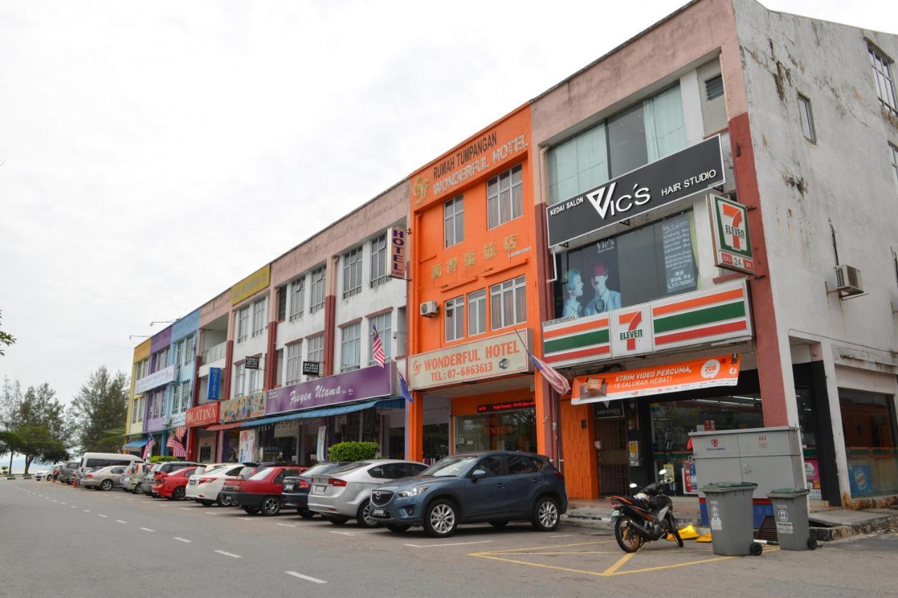 Gf Wonderful Hotel Pontian Kecil Eksteriør bilde