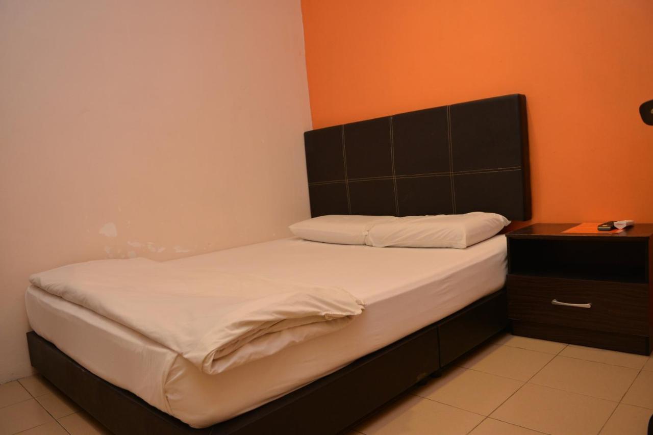 Gf Wonderful Hotel Pontian Kecil Eksteriør bilde